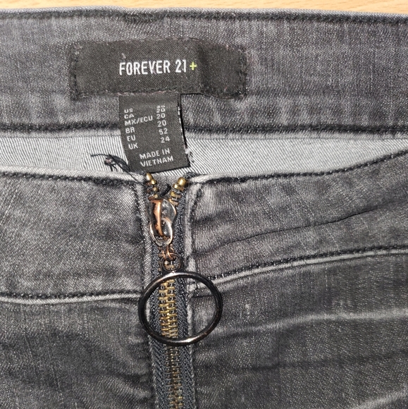 Forever 21 High waisted distressed jeans - Picture 4 of 5